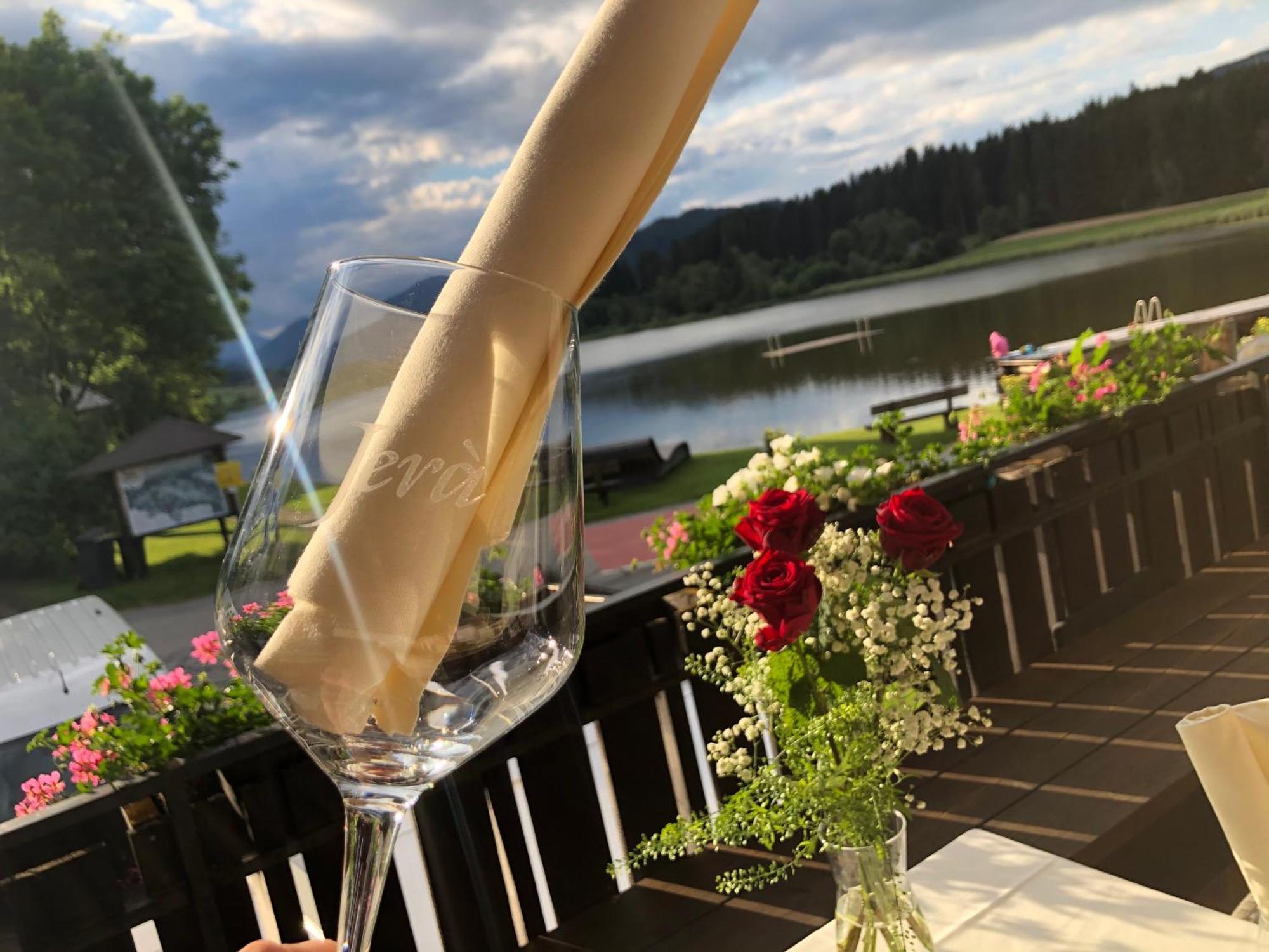 Jera Am Furtnerteich Hotel-Ristorante&Relax Mariahof Bagian luar foto